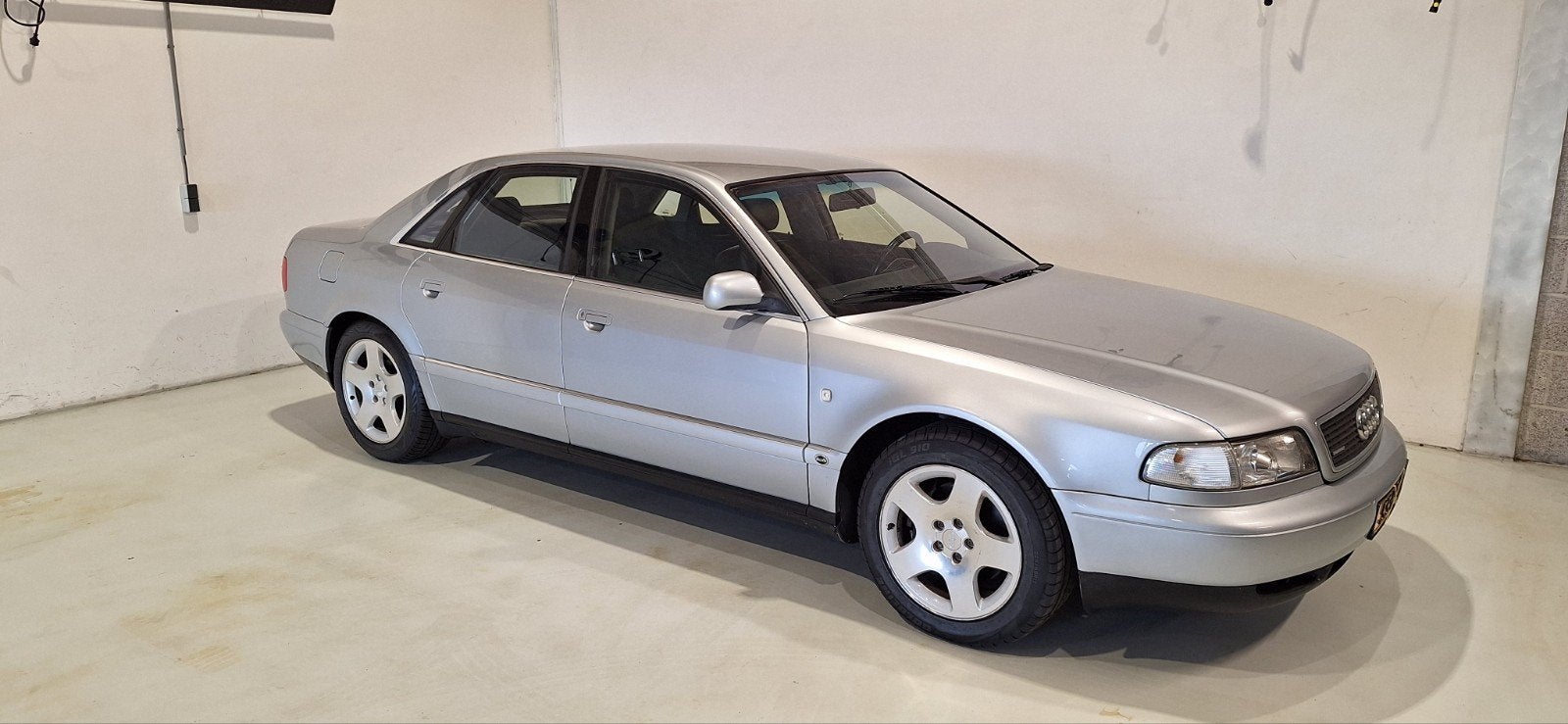 Audi A8 D2 4.2 Quattro V8 | 1997 | 182.000 km | Nieuwe APK, Auto's, 4172 cc, 8 cilinders, Leder, Particulier