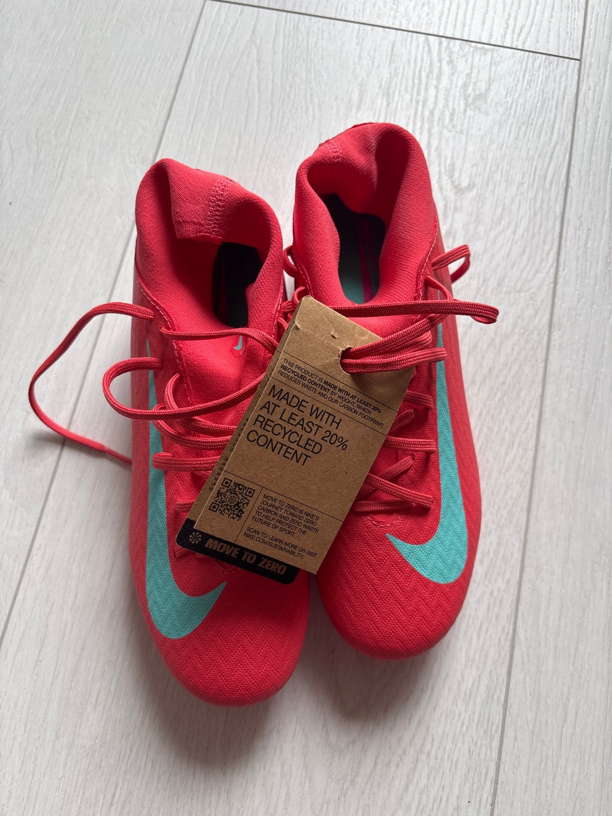 Nieuwe Nike Dames Voetbalschoenen - Maat 38, Sport en Fitness, Voetbal, Ophalen of Verzenden, Nieuw, Schoenen