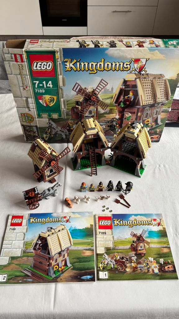 Lego Kingdoms 7189 Overval op Molendorp, Compleet met doos, Ophalen of Verzenden, Zo goed als nieuw