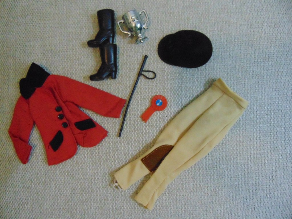 Sindy Barbie kleding en accessoires, Verzamelen, Ophalen of Verzenden, Gebruikt, Kleertjes
