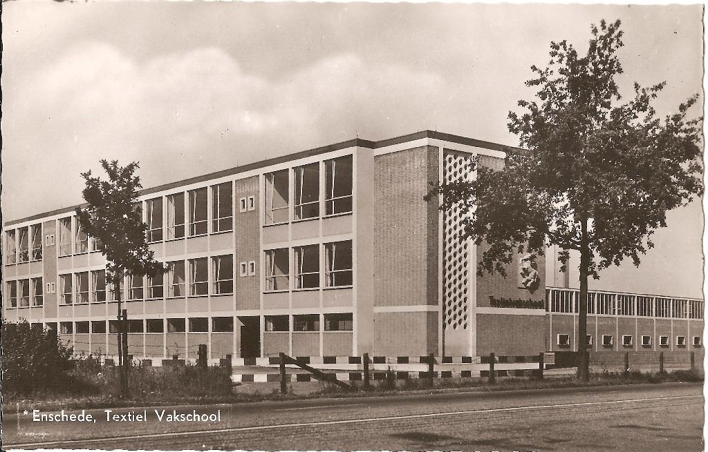 ENSCHEDE - Voormalige Textielvakschool, Ophalen of Verzenden, 1940 tot 1960, Ongelopen, Overijssel