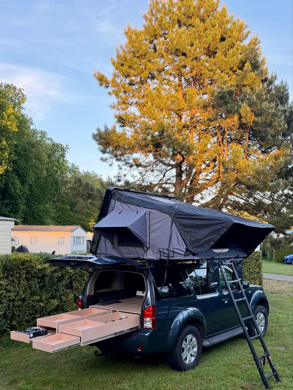 Nissan Pathfinder R51 4x4 Overlander | XL Daktent | Camper, Auto's, Origineel Nederlands, Diesel, 2140 kg, Te koop