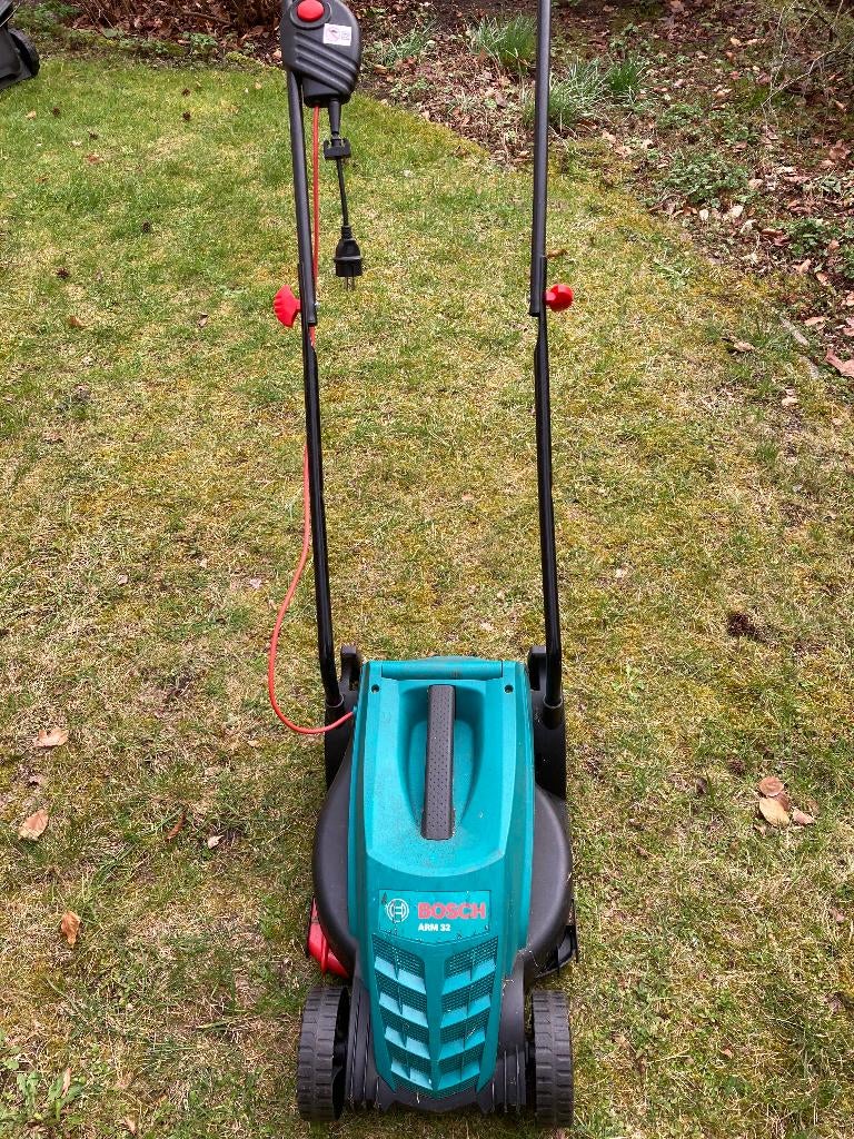 electrische grasmaaimachine, Ophalen, Cirkelmaaier, Gebruikt, Opvangbak