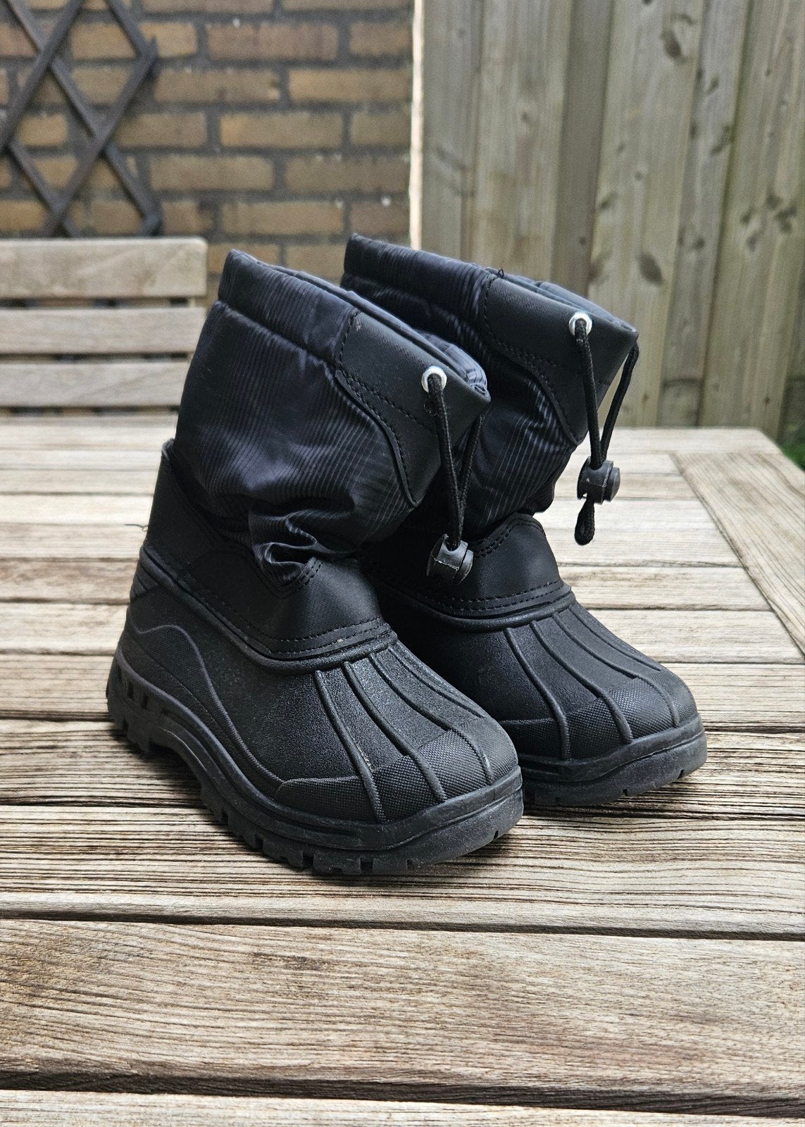 Nette zwarte snowboots maat 30, Jongen of Meisje, Ophalen of Verzenden, Laarzen, Zo goed als nieuw