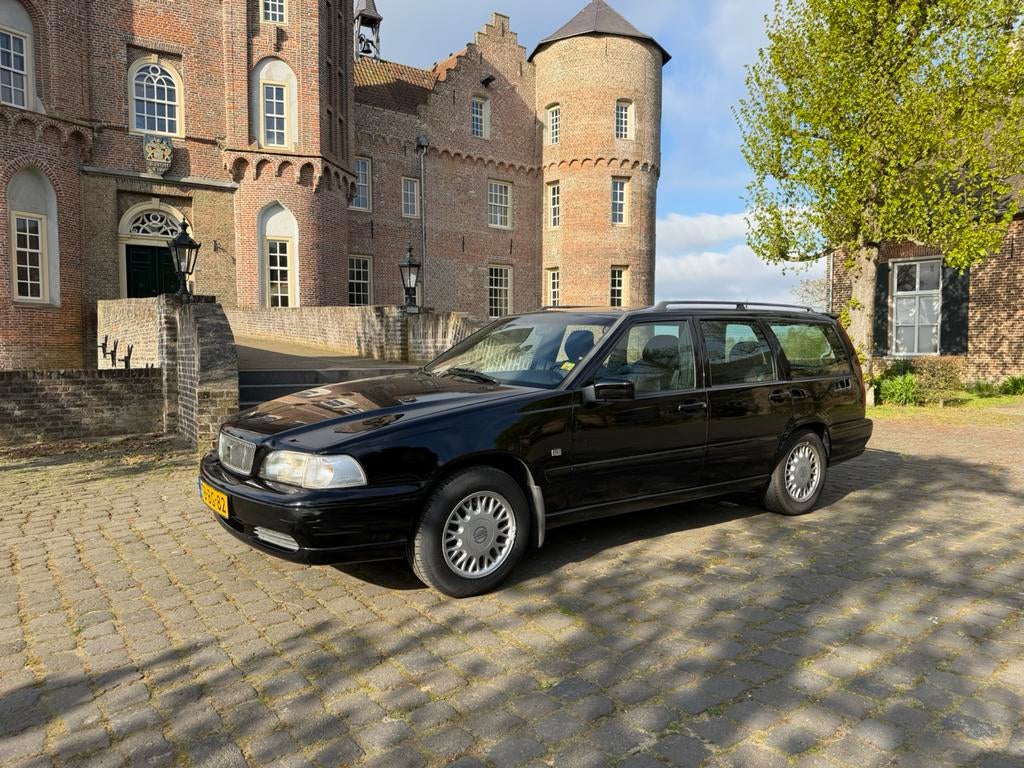 Volvo V70 2.5 1998 Zwart, koude airco, nieuwe APK!, Auto's, Volvo, Voorwielaandrijving, Zwart, Zwart, 1600 kg