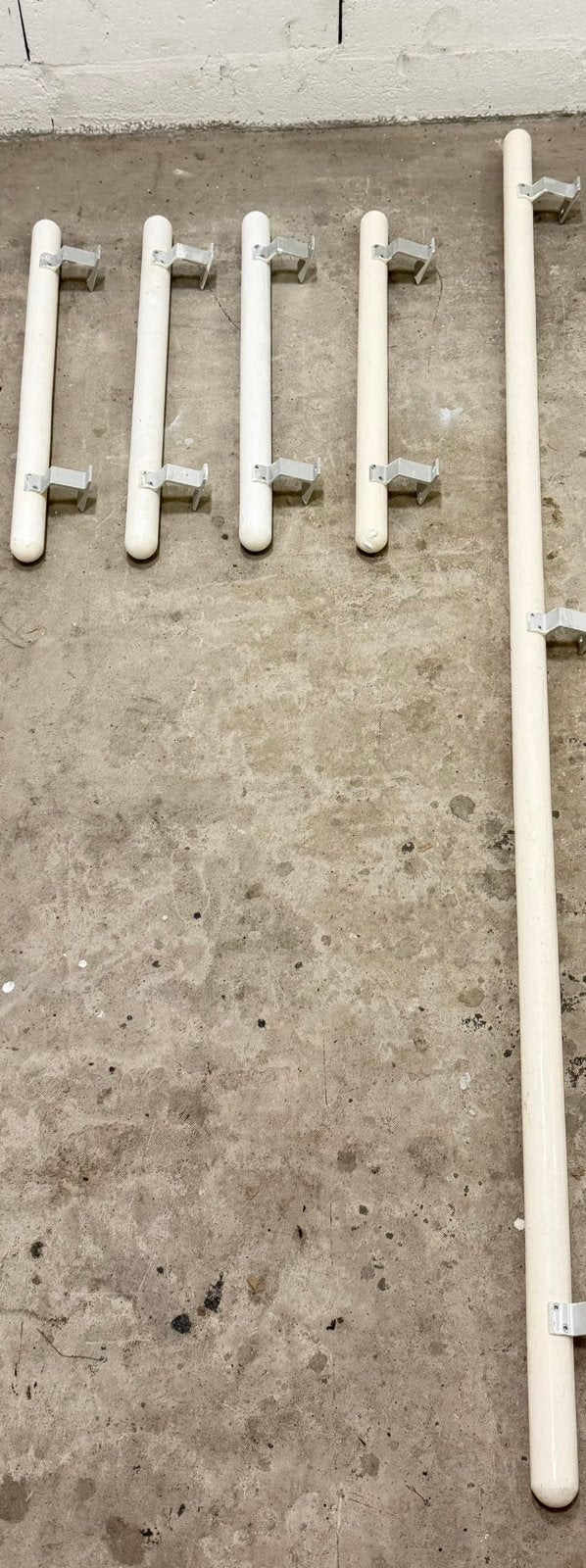 5x massief houten ronde trapleuning, incl. leuninghouders, Ophalen, Gebruikt