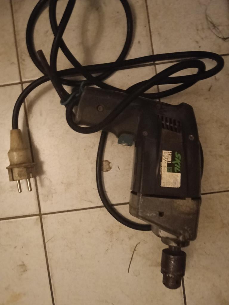 Skil Boormachine - Krachtige Boor voor Diverse Klussen, Ophalen of Verzenden, Gebruikt, 400 tot 600 watt, Boormachine