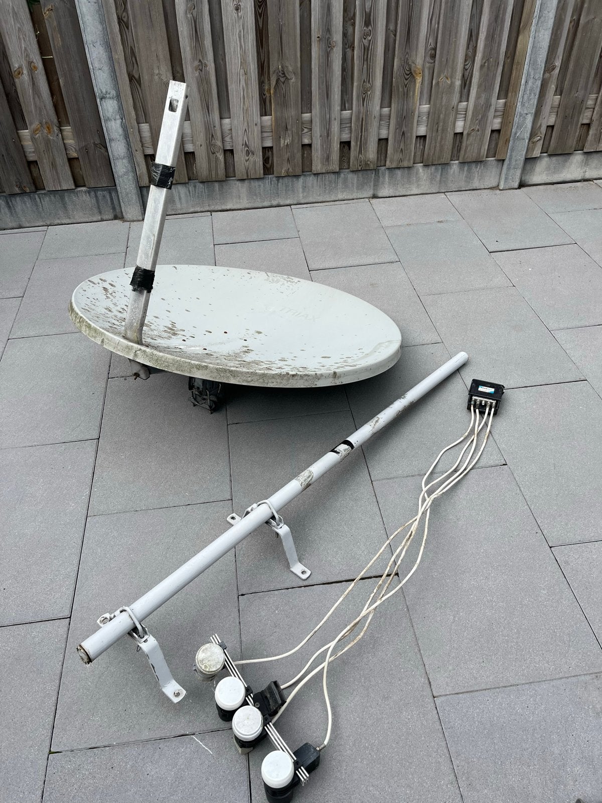Schotelantenne met LNB's - Gebruikt, Audio, Tv en Foto, Schotelantennes, Ophalen of Verzenden, Gebruikt, (Schotel)antenne, Overige merken