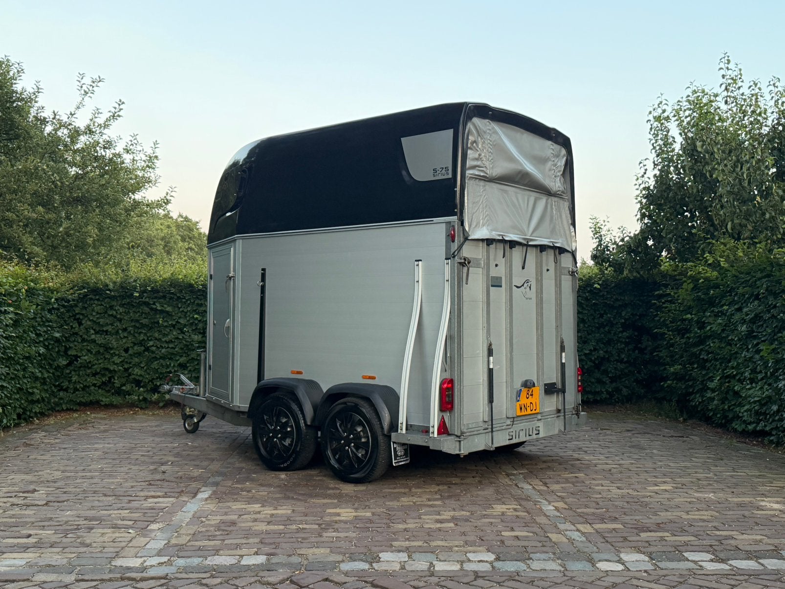 Mooir sirius 2 paards s75 vol aluminium met zadelkamer, Ophalen, TT paardentrailers.nl, Aluminium, Zo goed als nieuw