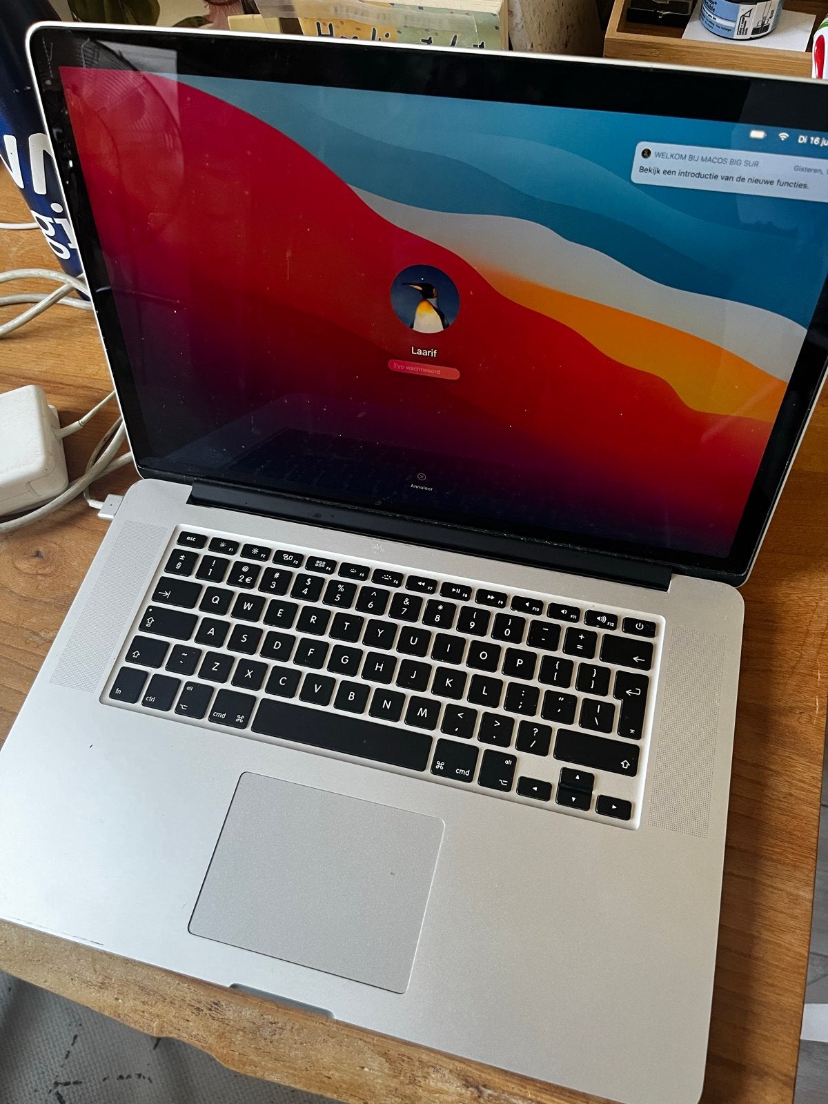 MacBook Pro onbeschadigd (Retina, 15-inch) - 2.3 GHz i7, MacBook Pro, 256 GB, 2 tot 3 Ghz, 8 GB