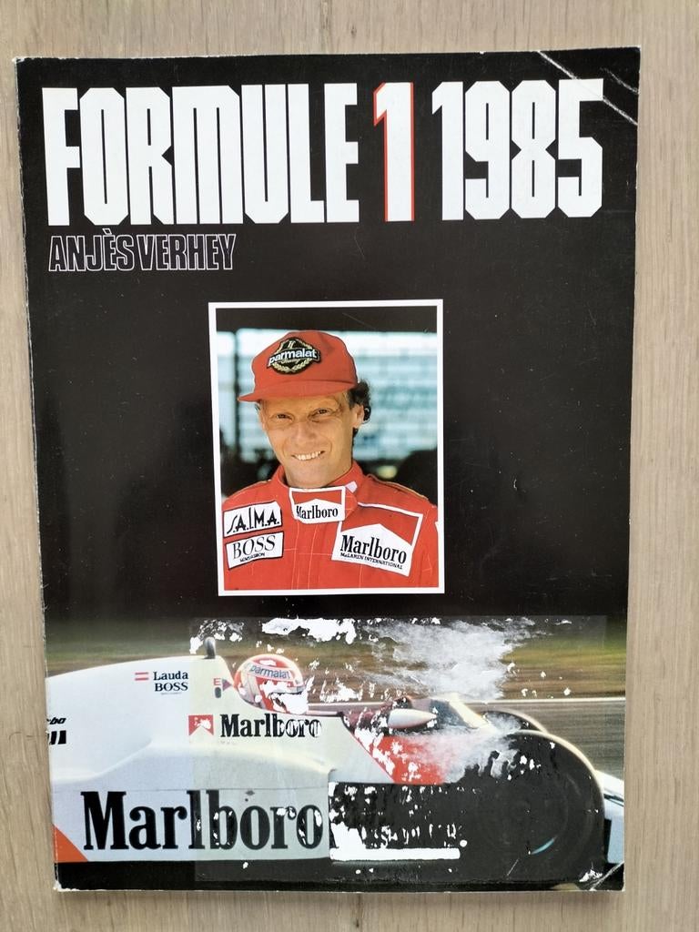 Formule 1 1985 Jaarboek Anjes Verhey, Ophalen of Verzenden, Gelezen, Algemeen, Anjes Verhey