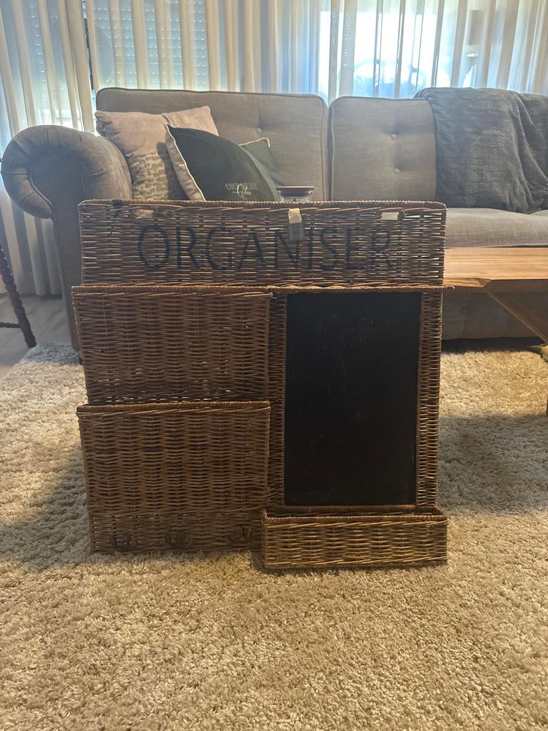 Riviera Maison Organizer Rotan met Krijtbord, Ophalen, Natuurlijk materiaal, Bruin, Landelijk