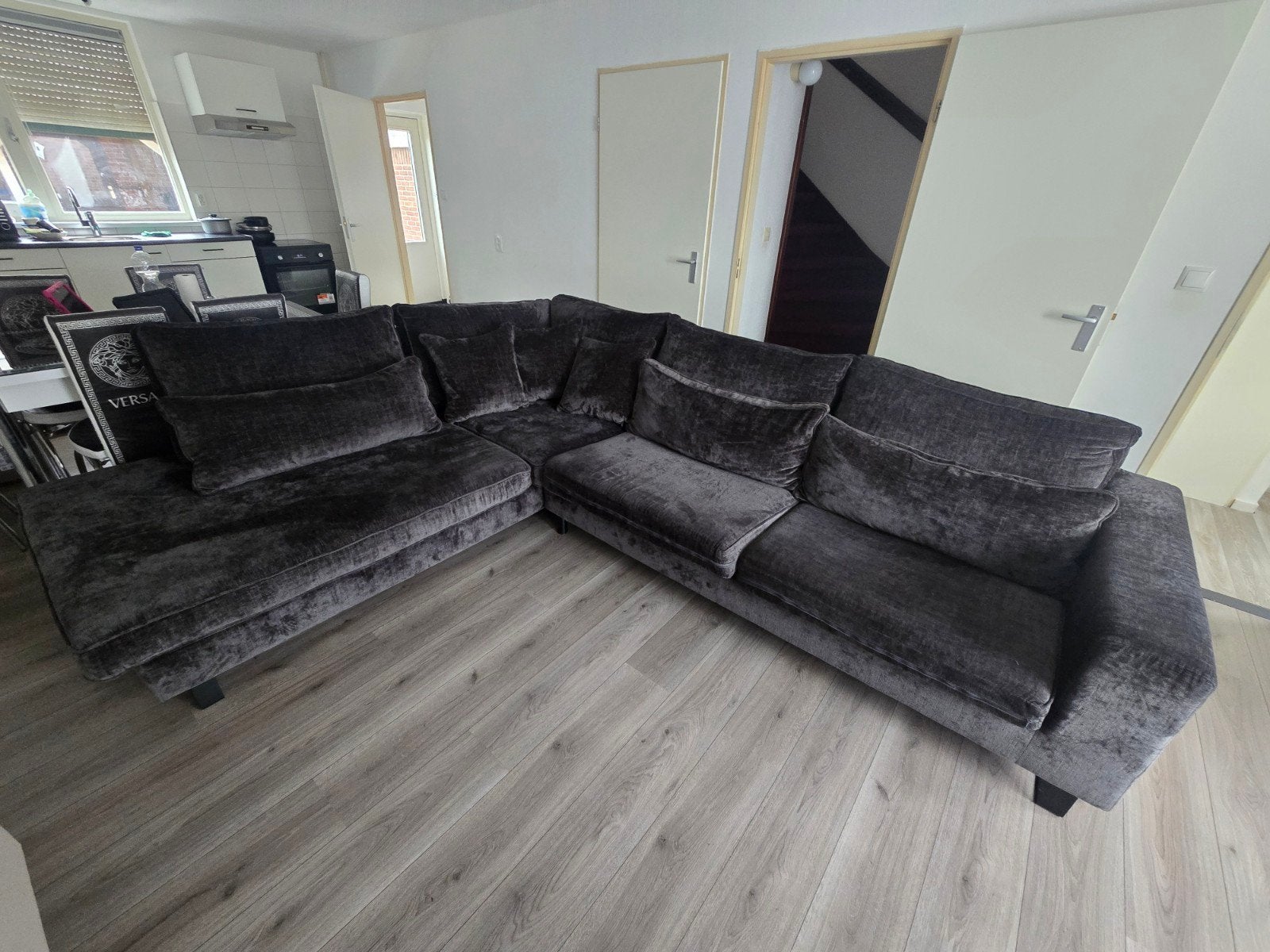 Couch for sale is black new no stain or cracked, Ophalen