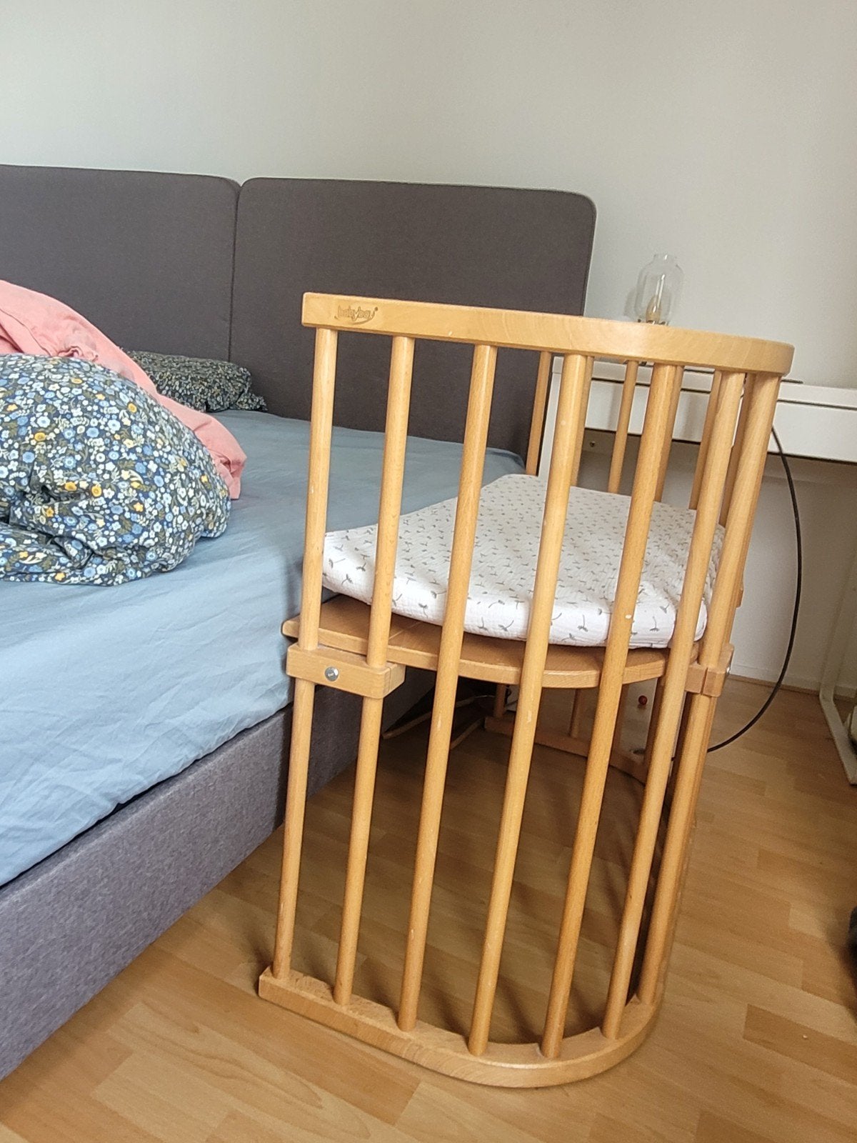 Schattige babybay co-sleeper met matras en lakens, Kinderen en Baby's, Ophalen of Verzenden