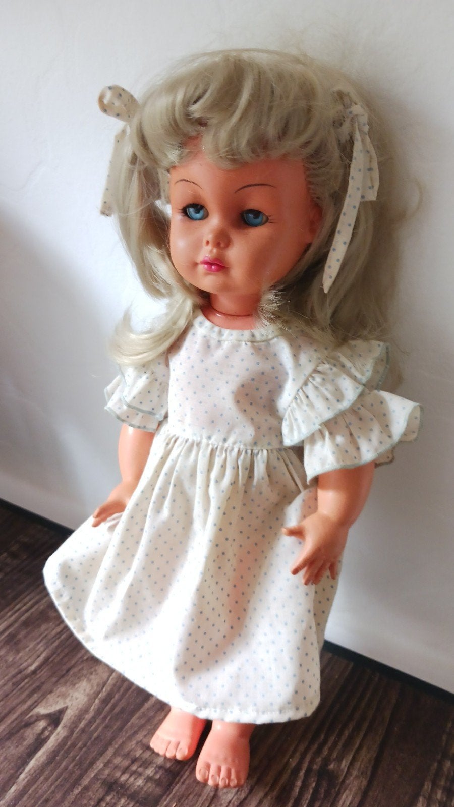 Vintage pop met blonde krullen en blauwe ogen, Verzamelen, Poppen, Ophalen of Verzenden, Gebruikt, Overige typen