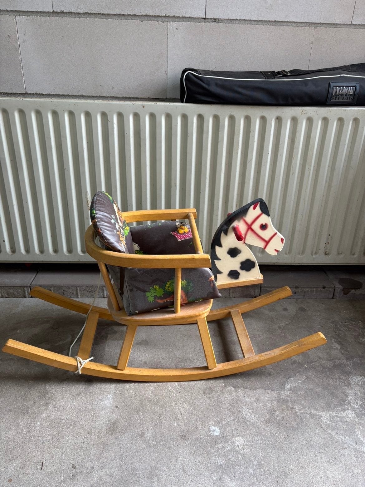 Vintage houten schommelstoel met paard en zitting, Ophalen, Gebruikt, Jongen of Meisje