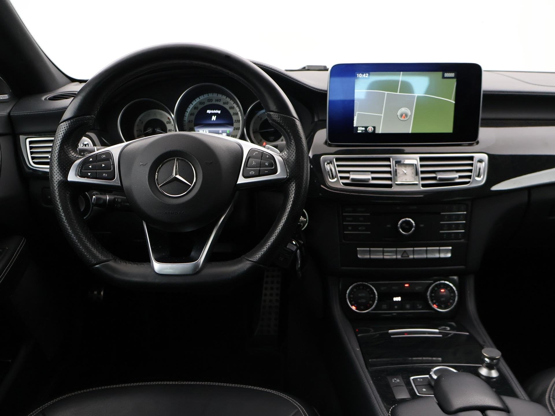 Mercedes-Benz CLS-klasse 220d AUT9 AMG SPORT + SCHUIFDAK | 1, Gebruikt, Euro 6, 4 stoelen, Zwart