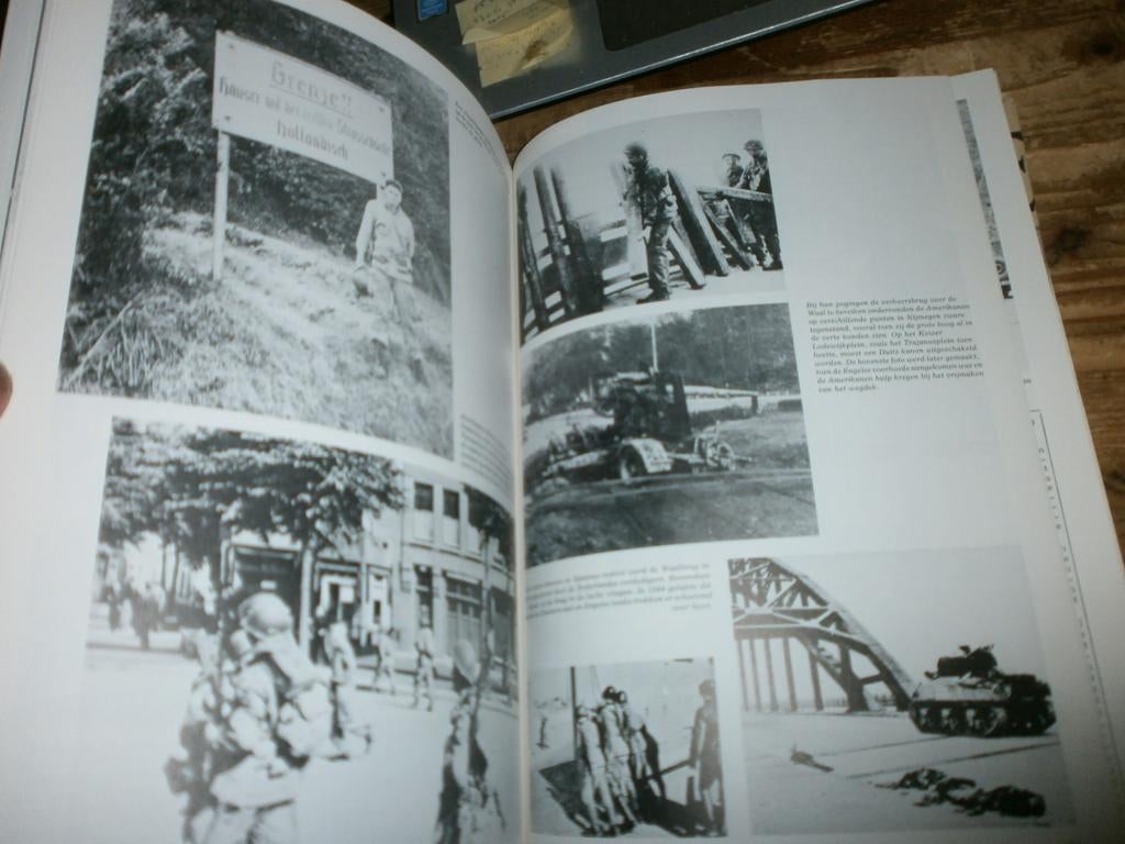 nijmegen '40 '45 veel fotos uit de tweede wereldoorlog, Ophalen of Verzenden, Tweede Wereldoorlog, Gelezen, Overige onderwerpen