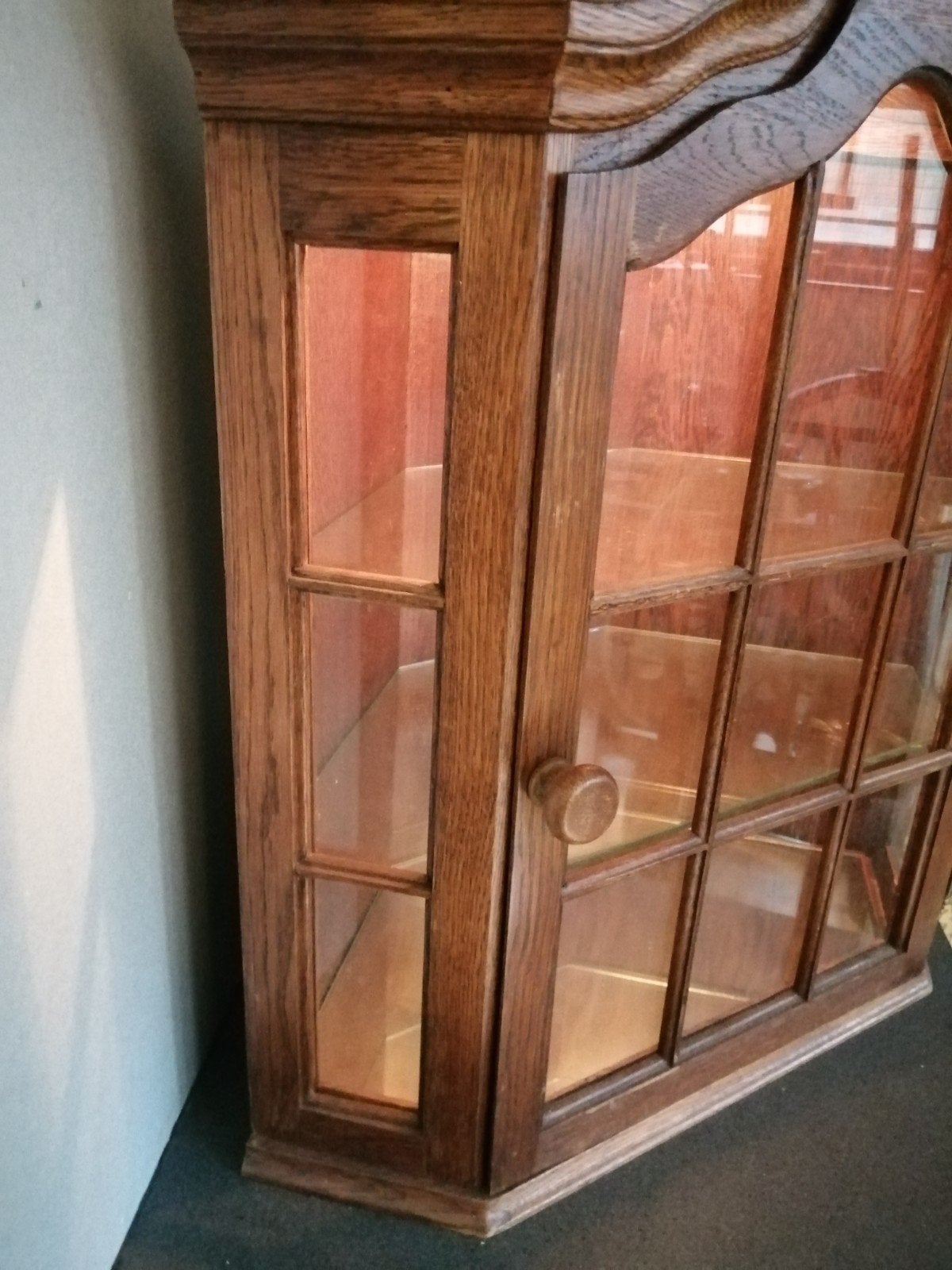 ANTIEKE EIKEN HOUTEN VITRINE + VERLICHTING 68X64X32 CM.
Gewe, Ophalen