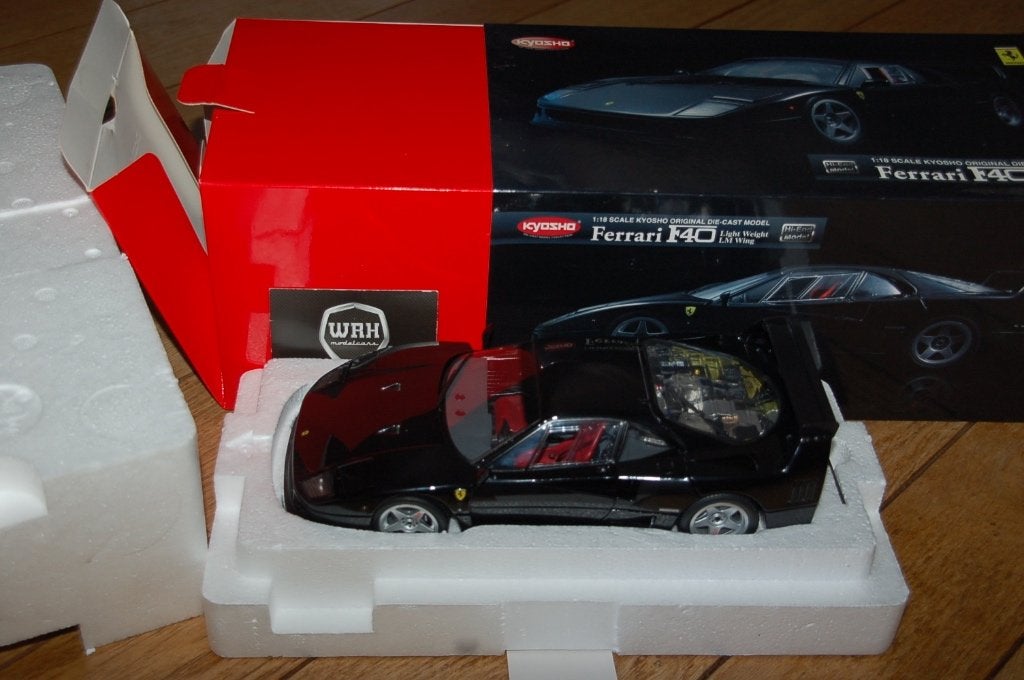 1:18 FERRARI F40 Lighweight LM wing black Kyosho HE WRH, Hobby en Vrije tijd, Modelauto's | 1:18, Verzenden, Zo goed als nieuw