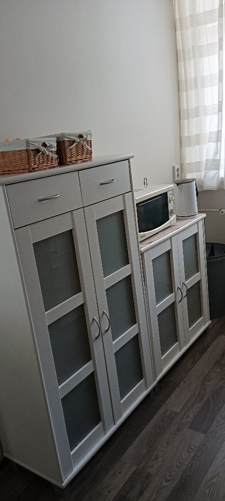 Servies/ voorraad Kasten, Ophalen, Zo goed als nieuw, 25 tot 50 cm