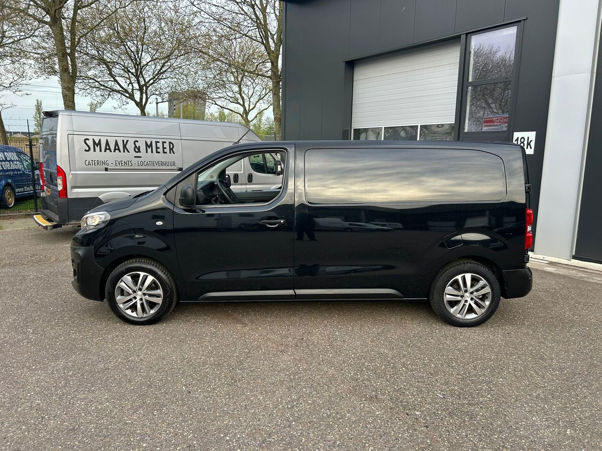 Peugeot E-Expert Standard Asphalt 50 elektrisch, Auto's, Bestelauto's, 1849 kg, 136 pk, Gebruikt, Alcantara