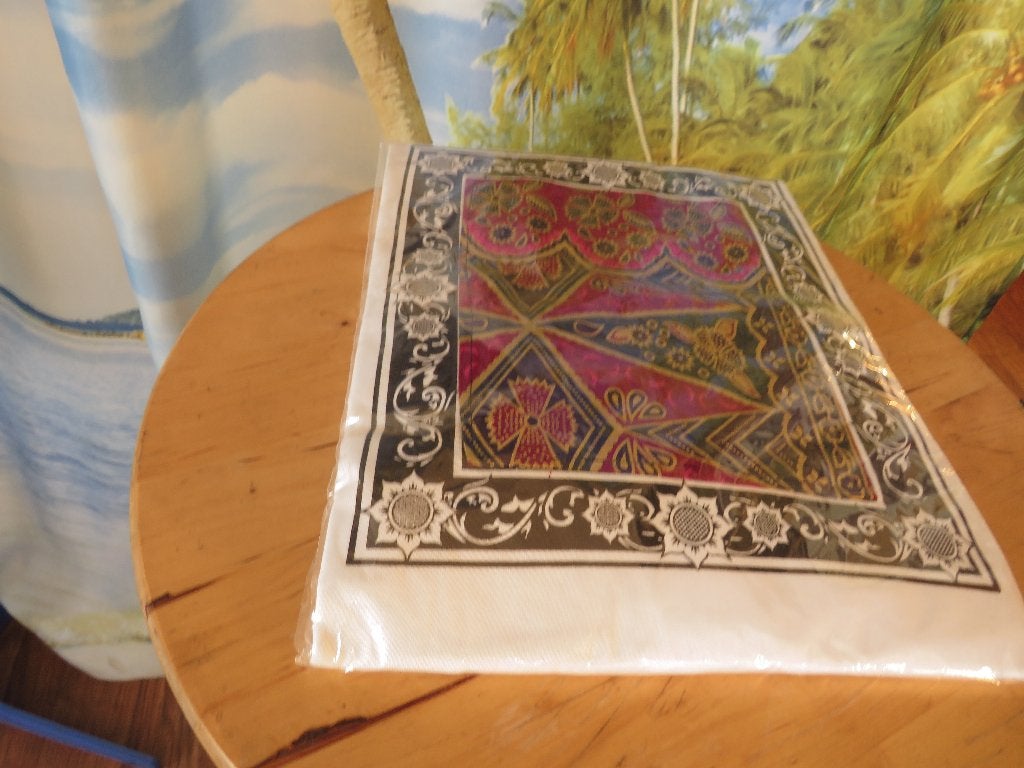 Nieuw wit tshirt bordeaux gouden print mt XL = 50 krisna, Maat 48/50 (M), Wit, Nieuw, Ophalen of Verzenden