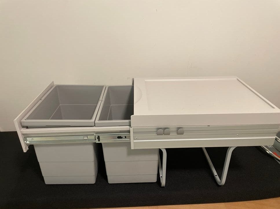 Hailo Inbouwprullenbak voor onder de gootsteen, 20 tot 30 liter, Ophalen, Gebruikt, Kunststof