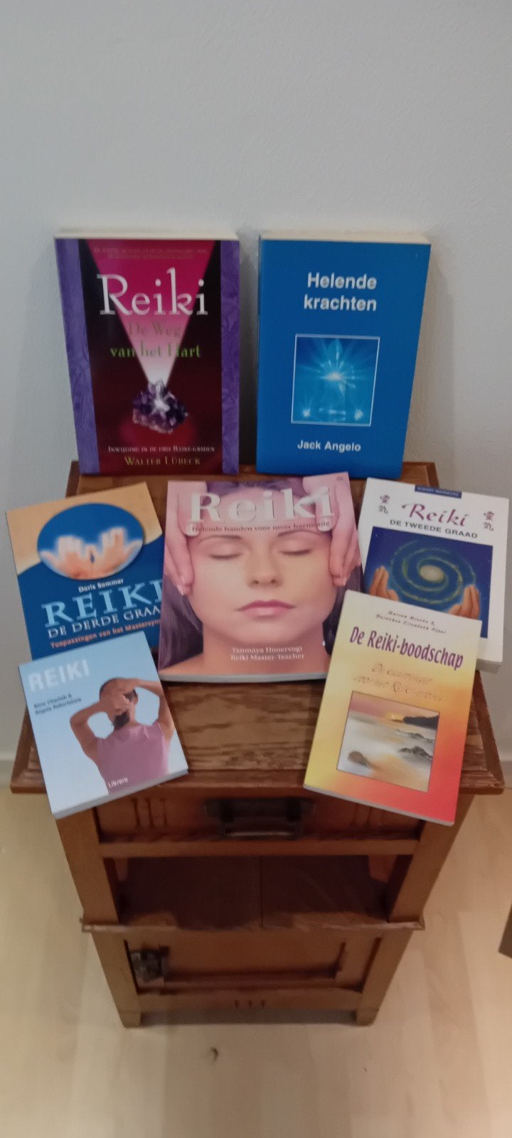 Reiki Boeken Collectie - Diverse Titels over Reiki, Ophalen, Zo goed als nieuw, Spiritualiteit algemeen, Achtergrond en Informatie