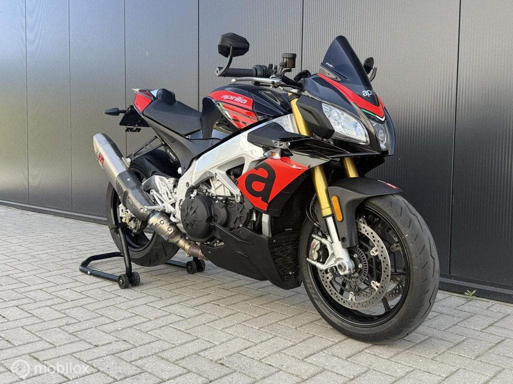 Aprilia Tuono v4 1100 RR uit 2018 met titanium Akrapovic, Motoren, Motoren | Aprilia, 1077 cc, Via Michelangelo 1 Noale, Aprilia