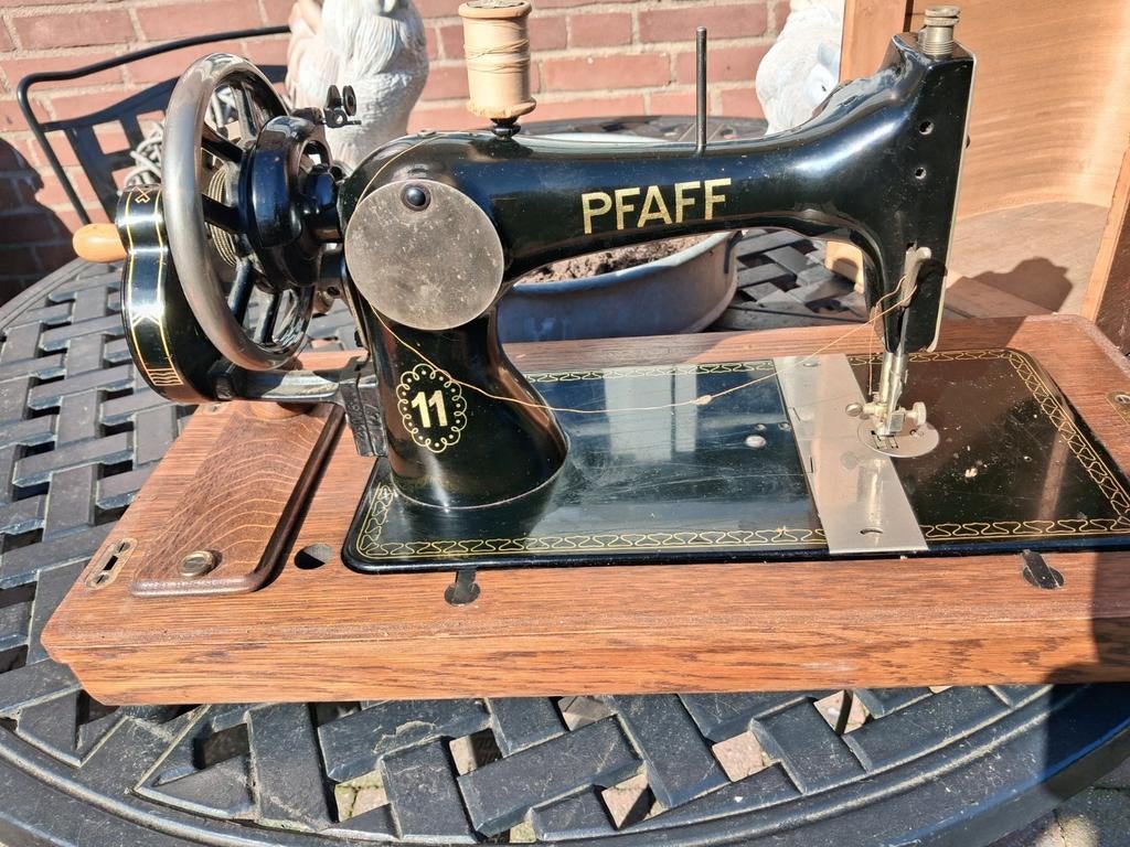 Naaimachine antiek., Ophalen