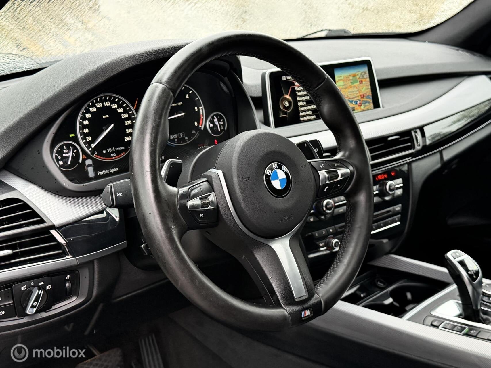 BMW X5 xDrive30d M Sport GRIJSKENTEKEN|Pano|Memory|Trekhaak, Dealer onderhouden, Gebruikt, 2993 cc, 258 pk