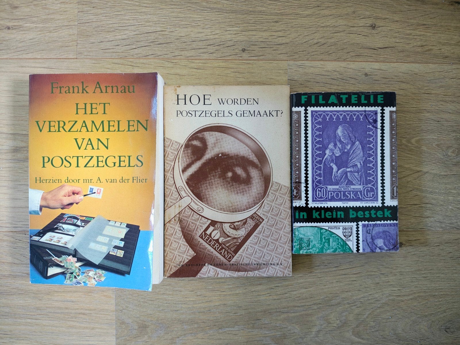 Gratis: Boeken over postzegels (filatelie), Ophalen of Verzenden, Gelezen