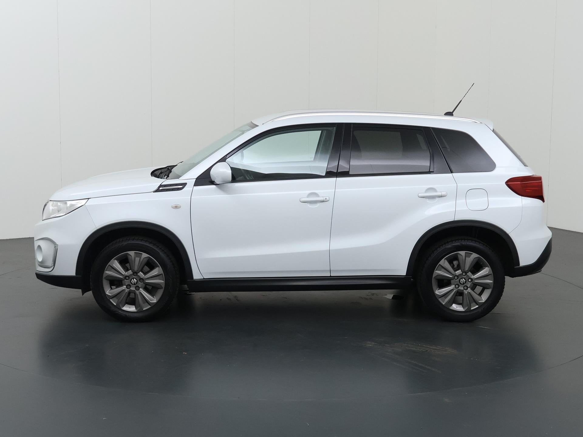 Foto 5 van Suzuki Vitara 1.0 Boosterjet Comfort | Navigatie | Parkeerca