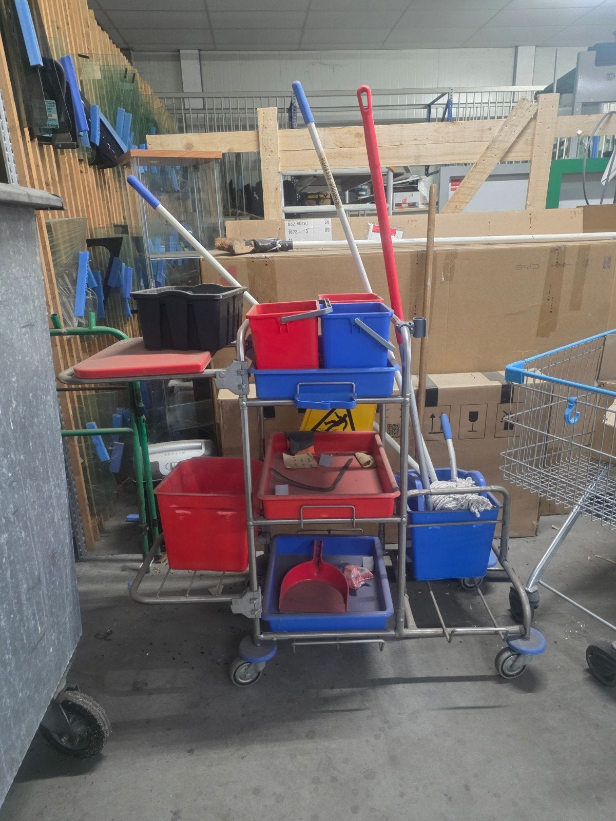 Professionele Schoonmaakkar met Emmer en Mop, Ophalen, Dweilemmer, -bak, of -wagen