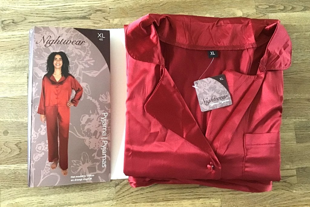 Pyjama XL/46 *NIEUW* rood satijn, Kleding | Dames, Kruidvat, Ophalen of Verzenden, Nieuw, Maat 46/48 (XL) of groter