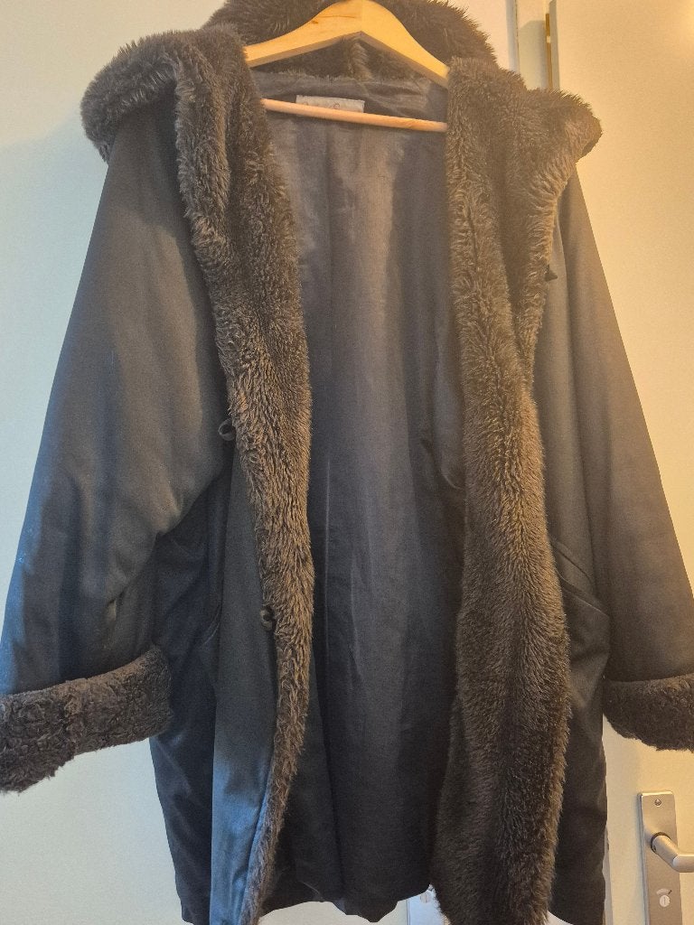 Een lange ruimvallende vintage jas met capuchon grijs/taupe, Ophalen, Bruin, Maat 42/44 (L), Oxford street