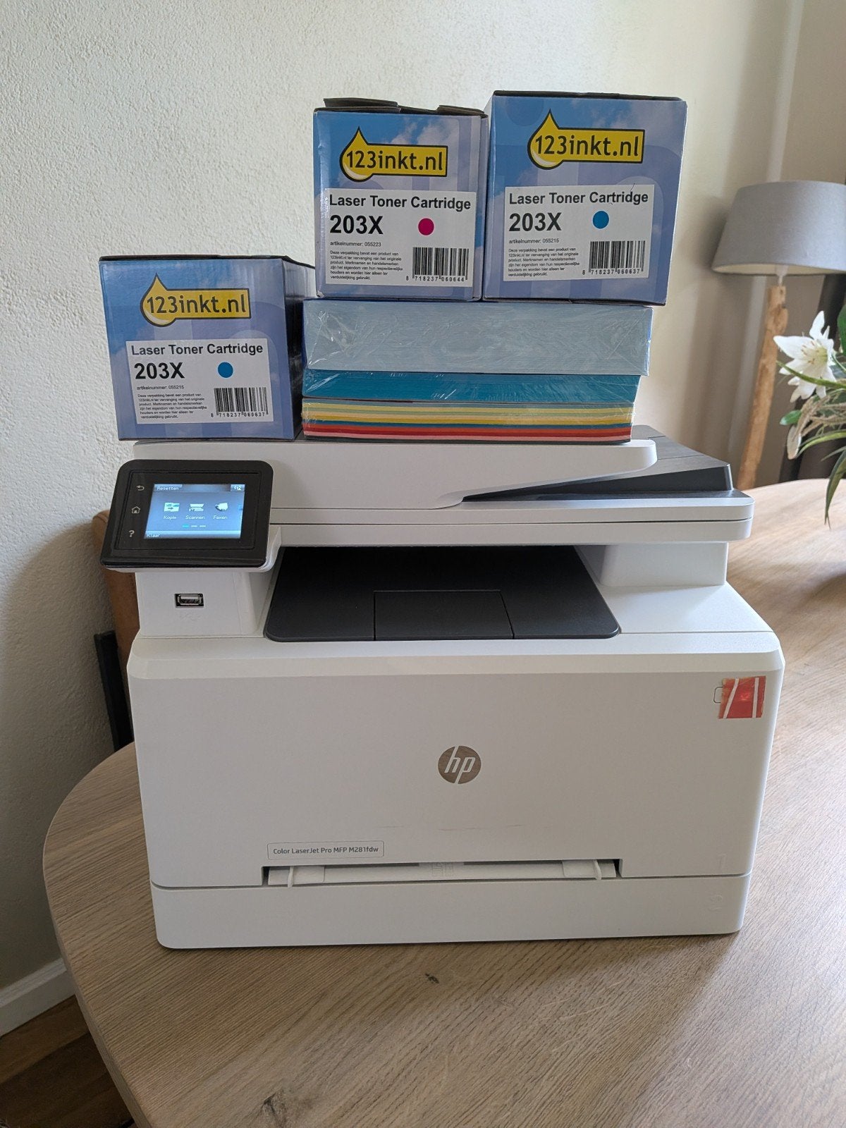HP Color LaserJet Pro MFP M281fdw met toners en papier.
3 x, Computers en Software, Printers, Ophalen, Zo goed als nieuw, Scannen