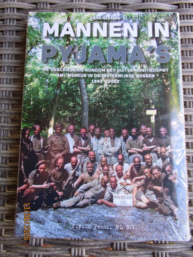 Mannen in Pyjama's - De geschiedenis van AML Merkur, Boeken, Tweede Wereldoorlog, Henk Neggers, Nieuw, Ophalen of Verzenden