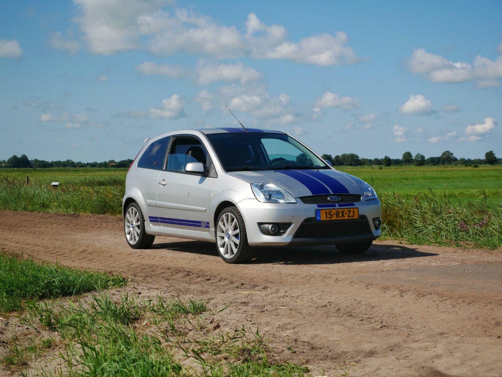Ford Fiësta 2.0 16V ST 3DR 2005 Grijs, Auto's, Voorwielaandrijving, 1037 kg, 40 €/maand, 4 cilinders