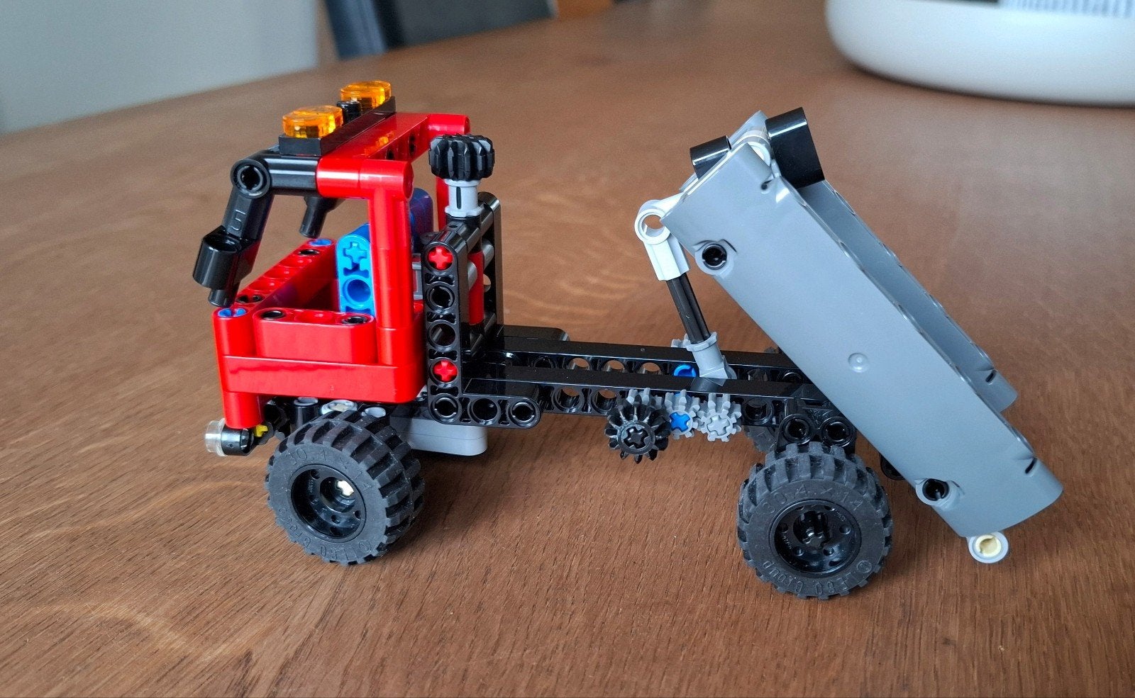 Lego Technic, vrachtwagen / haakladder, 42084, Lego, Ophalen of Verzenden, Zo goed als nieuw, Compleet