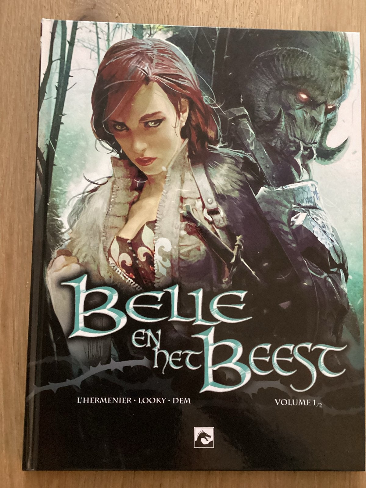 Belle en het Beest Volume 1/2 - Hardcover, Boeken, Eén stripboek, Ophalen of Verzenden, Zo goed als nieuw