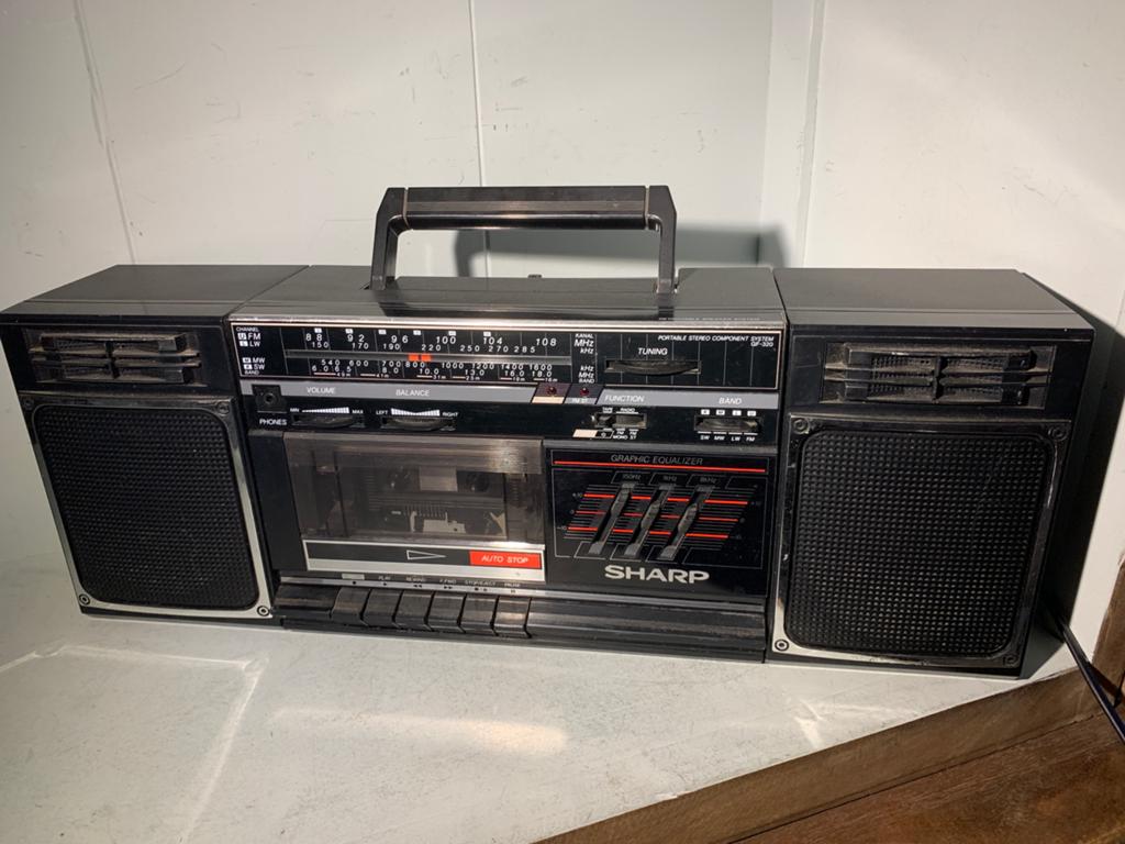 Vintage Sharp Boombox met Cassettedeck en Radio, Ophalen of Verzenden, Gebruikt, Radio