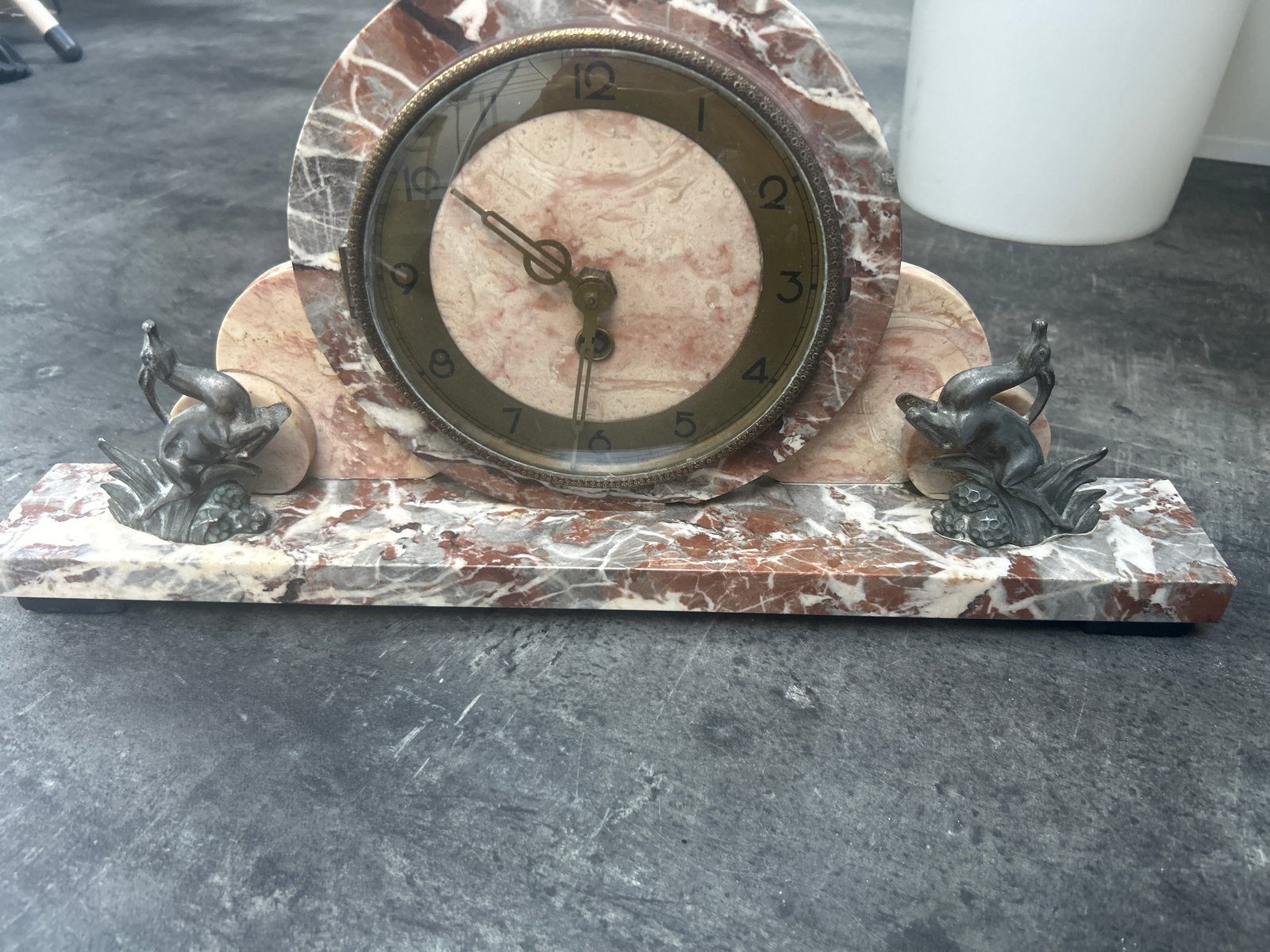 Antieke marmeren klok met bronzen beeldjes, Ophalen