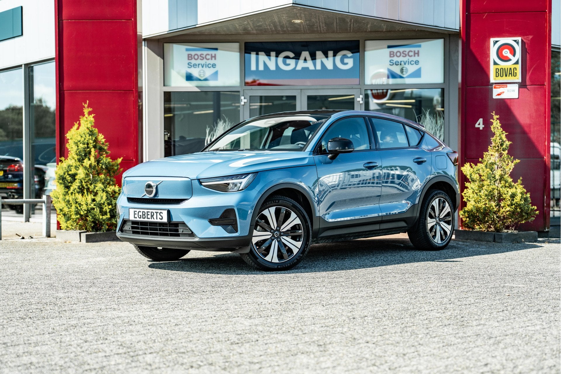 Volvo C40 Recharge Plus 69 kWh | Pano | ACC | Trekhaak | SOH, Gebruikt, Zwart, Zwart, SUV of Terreinwagen