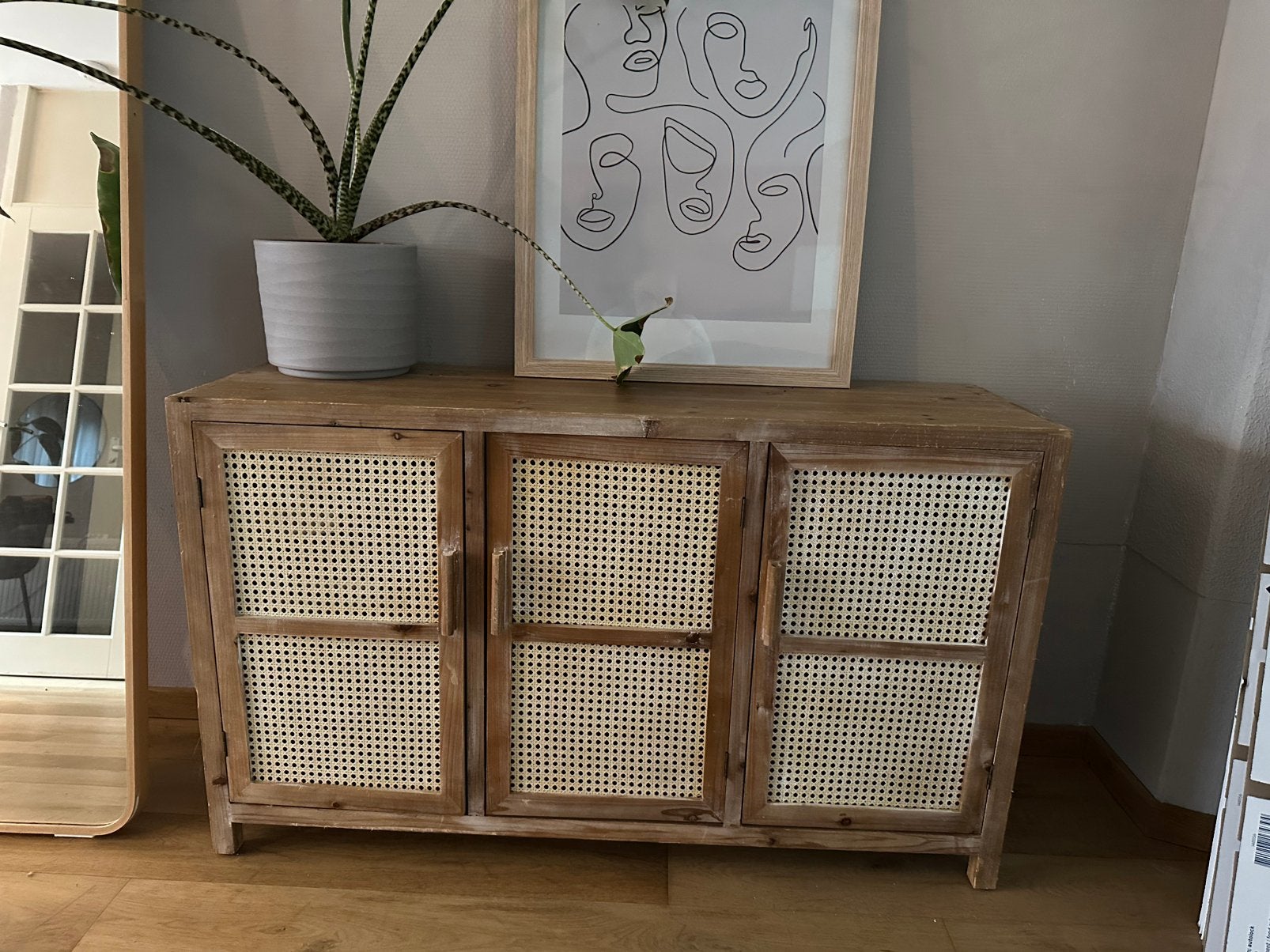 Rotan dressoir / kastje – landelijke boho stijl, Ophalen, Gebruikt, 25 tot 50 cm, Met deur(en)