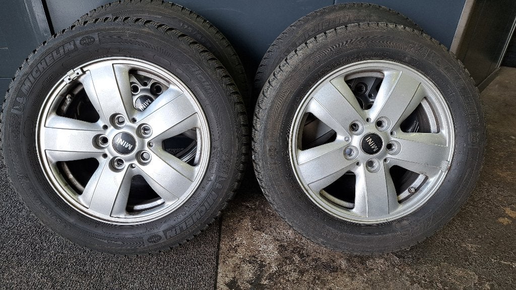 Mini One/Cabrio/Cooper Origineel winterbanden set 175/65R15, Auto-onderdelen, Ophalen, Gebruikt, 15 inch, 175 mm