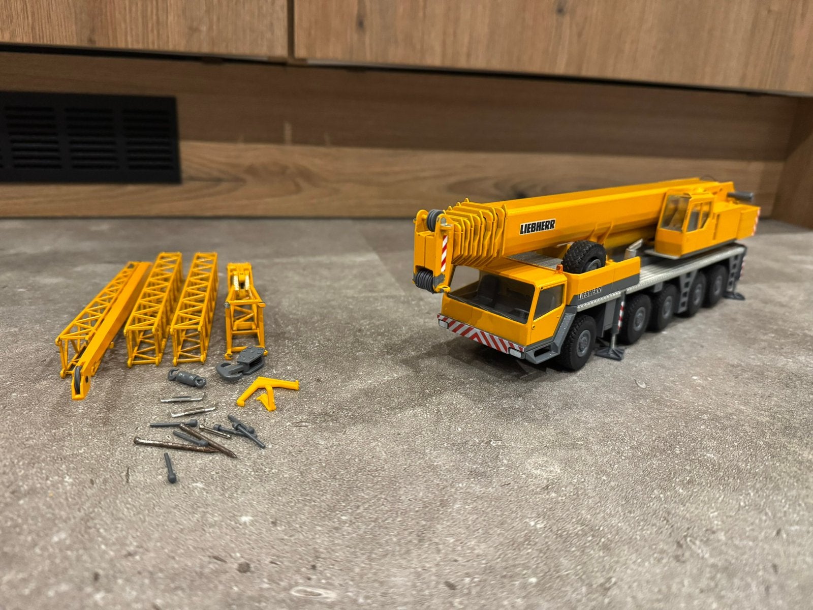 Liebherr LTM1160/2 Conrad, Hobby en Vrije tijd, Modelauto's | 1:50, Ophalen, Gebruikt, Hijskraan, Tractor of Landbouw, Conrad