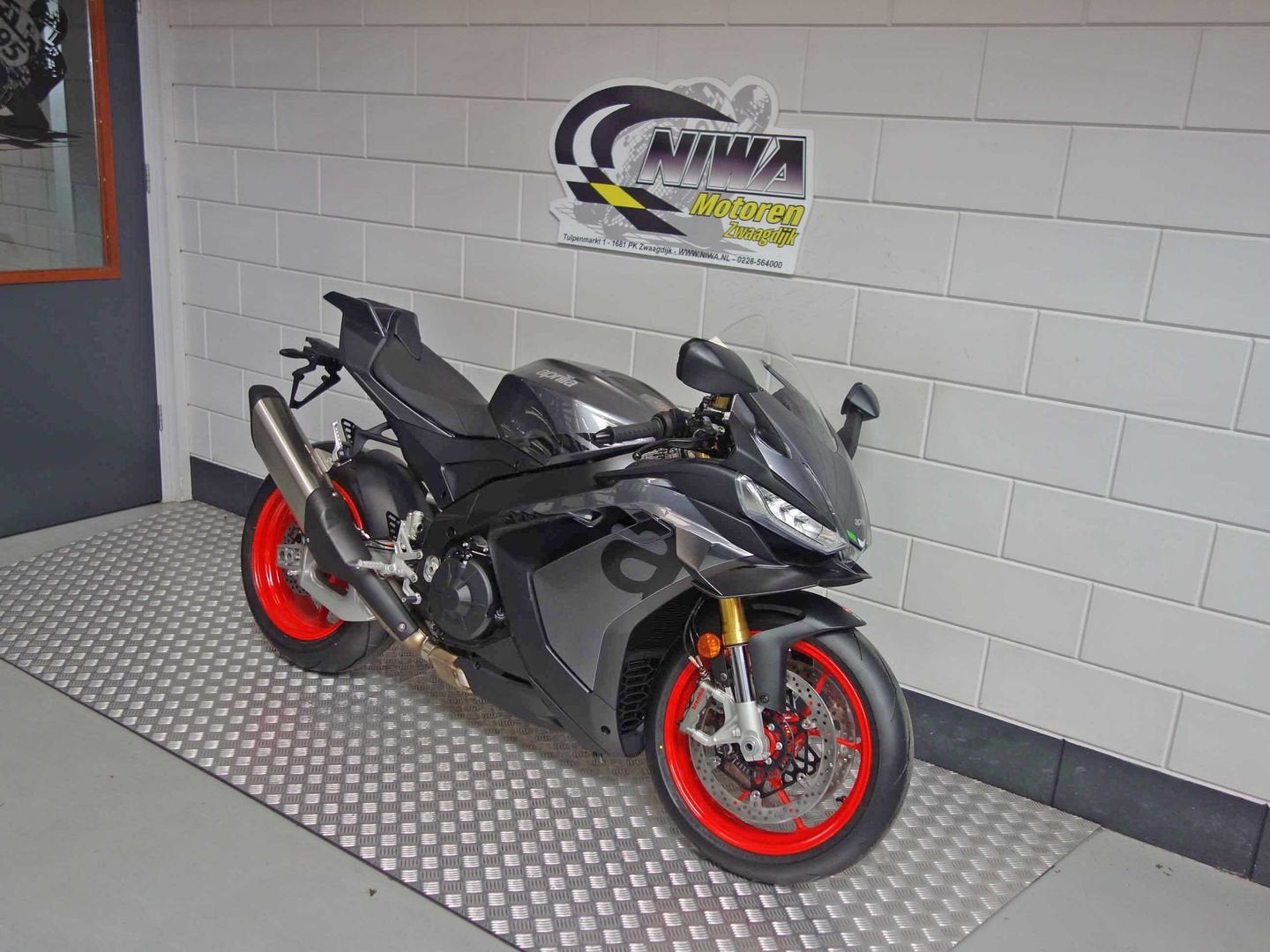 Aprilia RSV4, Motoren, Motoren | Aprilia, 1099 cc, 4 cilinders, Motorrijbewijs A, Bedrijf