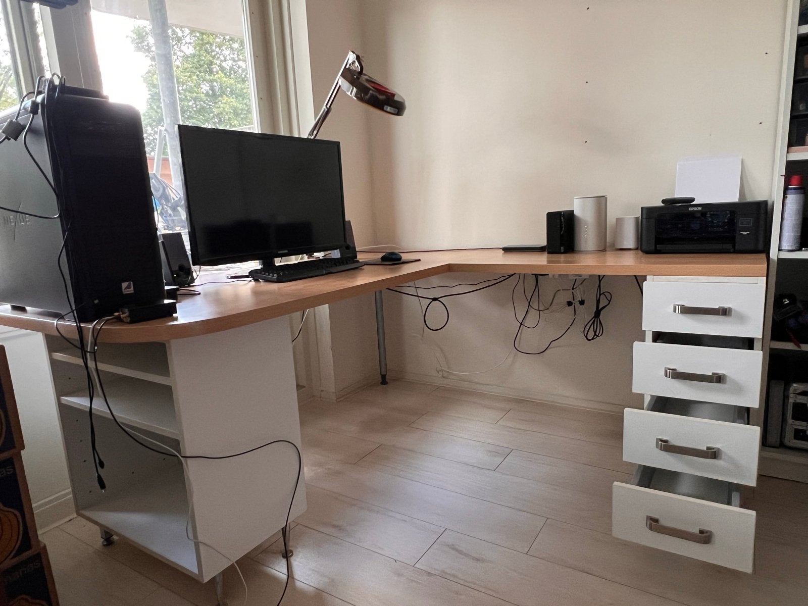 Ruim hoekbureau met opbergruimte en lades, Ophalen, Gebruikt, Hoekbureau, Wit
